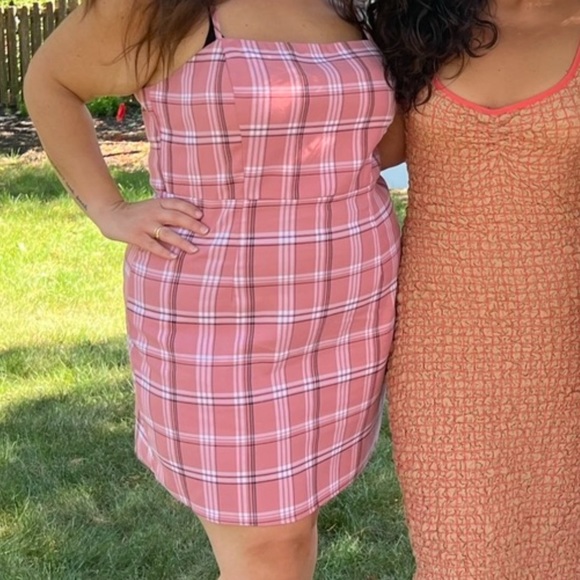 Pink plaid mini-dress - Picture 2 of 2